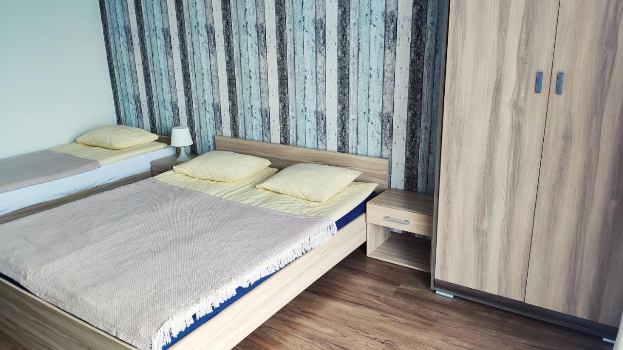 Emada- Pokoje Goscinne I Studia Ostrowo  Esterno foto